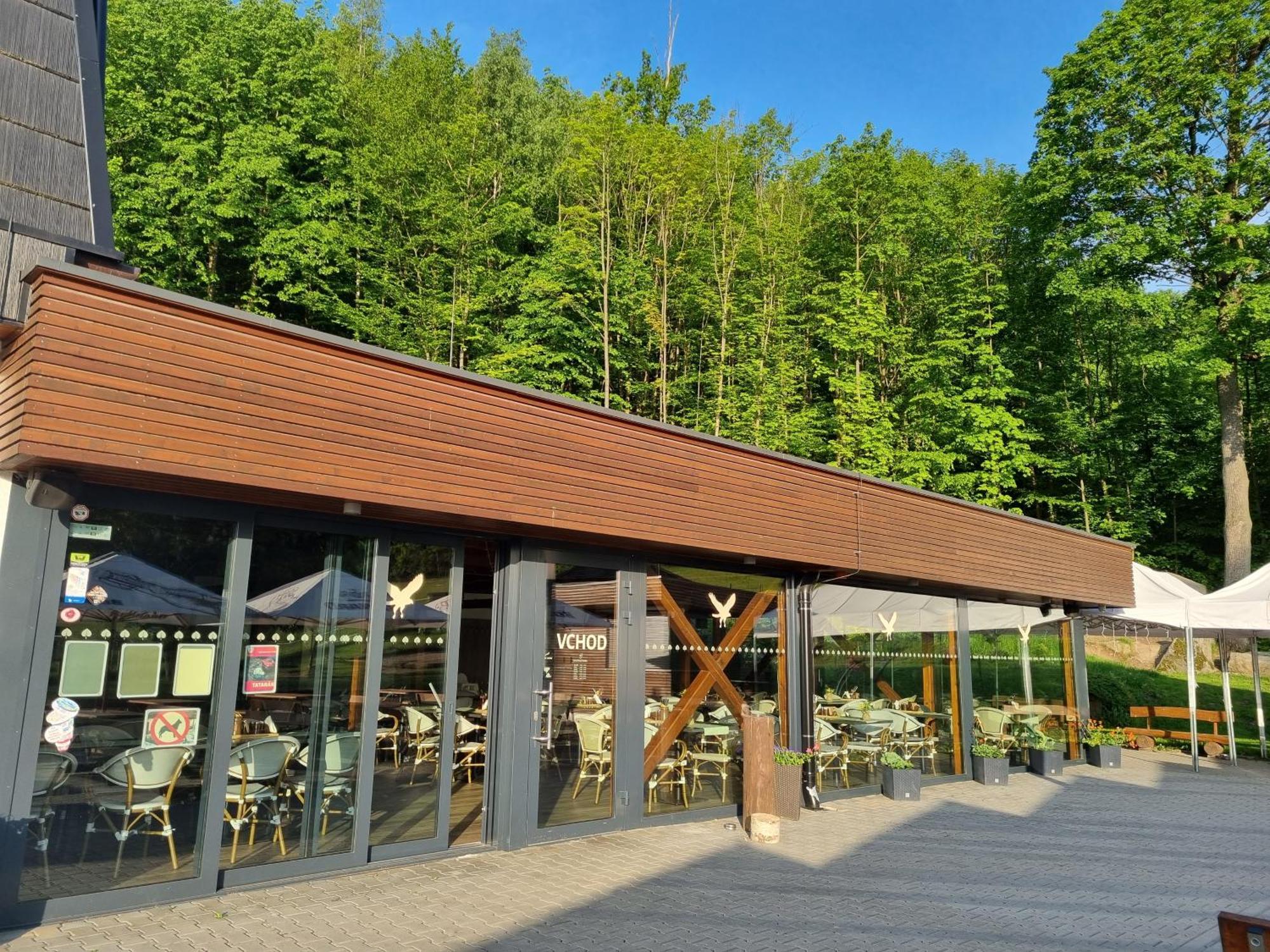 Restaurace A Penzion Bludovecek Exterior foto